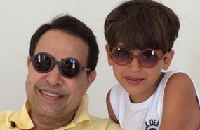 حكيم مع نجله علي