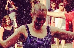 السلطانة هويام وسط استمتاعها