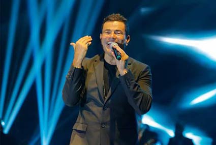 عمرو دياب‎ في حفل ليلة رأس السنة في دبي