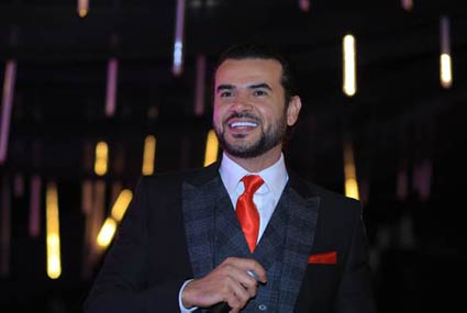 سامو زين في الحفل