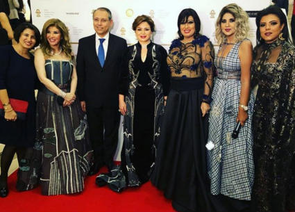 صورة جماعية للفنانات