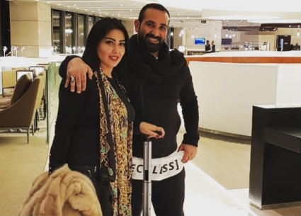 رافقت الممثلة سمية الخشاب زوجها المغني أحمد سعد في رحلته إلى الولايات المتحدة الأمريكية لأحياء حفل هناك، ونشرت صورتها معه من المطار.
