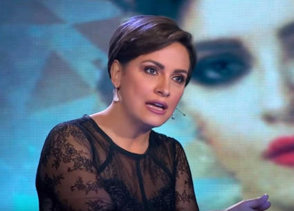 تحدثت الممثلة ريهام عبد الغفور عن سبب طلاقها من زوجها الأول مرتين، وكيف غضبت من أهلها بسبب إصرارهم على العودة له رغم خيانته لها، وقالت إن بعد إكتشافها لخيانة زوجها، أصرت عائلتها على العودة له مرة ثانية عقب الانفصال بسبب خوف والدتها على حفيدها لأنها عانت من المعيشة مع زوج والدتها، حسبما ذكرت في لقائها مع سمر يسري في برنامج "أنا وأنا"، الذي يعرض على ON E.

وشعرت ريهام بالغضب وقتها بسبب إصرارهم على العودة لزوجها بعد الخيانة، خاصة وأن عودتها كانت تحت ضغط، ولكن شعورها في المرة الثانية كان يختلف تماما عن المرة الأولى.
