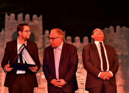 خالد عبد الجليل ومحمد العدل والمخرج محمد محمود رئيس المهرجان.