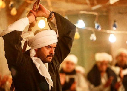 عمرو يوسف في "طايع"