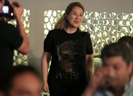 أحمد عدوية وبوسى يحييان حفل بخيمة ع الطاولة 