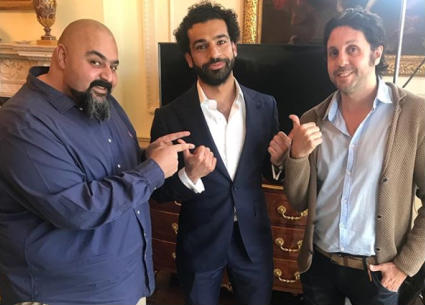 نشر الممثل شيكو صورته مع اللاعب محمد صلاح وصديقه هشام ماجد من الحوار الذي أجرياه مع اللاعب المصري المحترف في صفوف ليفربول الإنجليزي.
