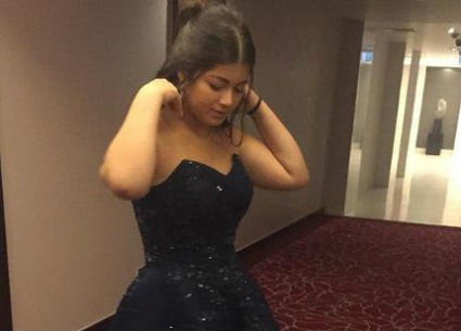 ليلى أحمد زاهر تستعرض أحدث إطلالاتها