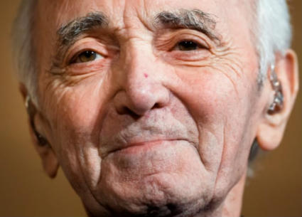 تشارلز أزنافور