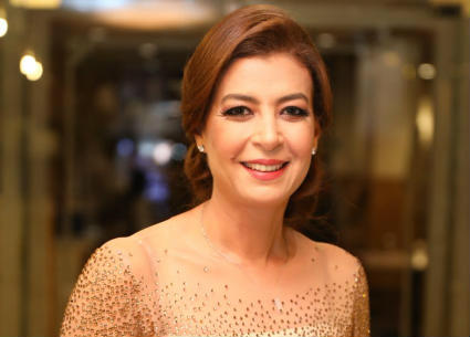 منال سلامة بفستان بسيط