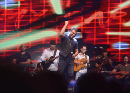 رامي صبري ومسار إجباري  يشعلان  welcome party الجامعة الكندية