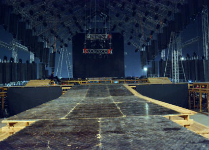 الصور الأولى من تجهيزات حفل تامر حسني في كايرو فيستيفال سيتي