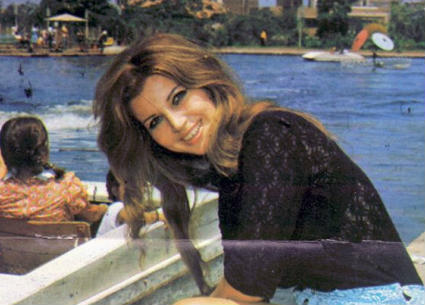 ميرفت أمين على غلاف مجلة الموعد 