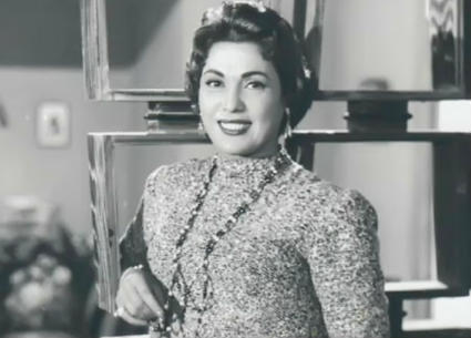 اسمها الحقيقي بدوية محمد كريم علي السيد، ولدت في 22 فبراير سنة 1919 في محافظة الإسماعيلية لأسرة تعاني من الفقر والحاجة
