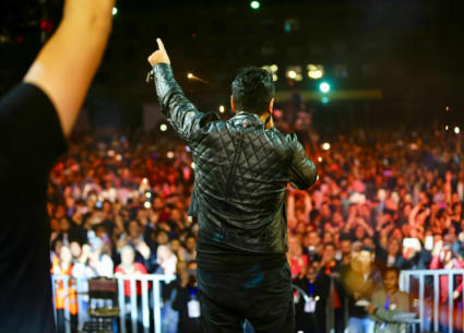 حفل تامر حسني في جامعة الدلتا