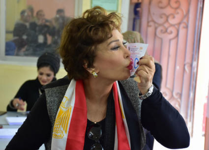 لبلبة في لجنة الاستفتاء على تعديل الدستور