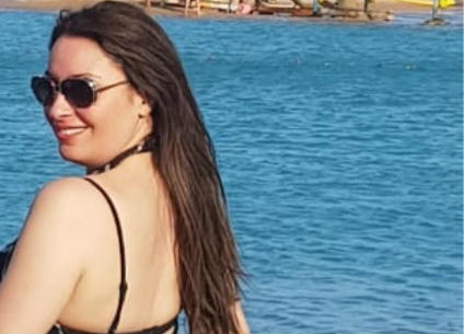 نرمين الفقي تقضي إجازة شم النسيم مع صديقاتها في الجونة