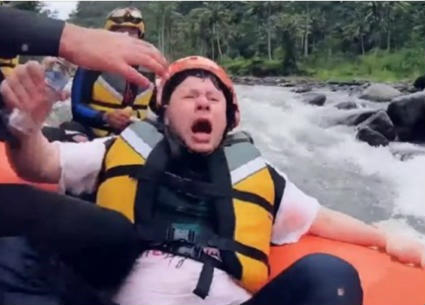 الكابتن رضا عبد العال في "رامز في الشلال"