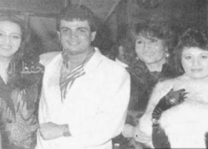 إلهام شاهين وعمرو دياب وشقيقتها