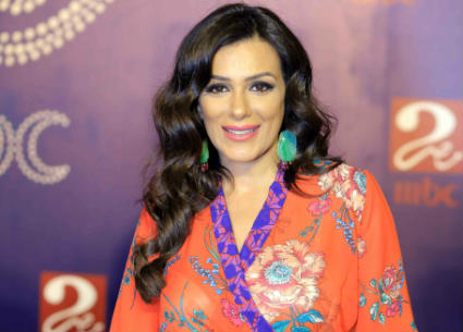 إنجي المقدم نسقت أقراط الأذن بشكل ملفت ومناسب