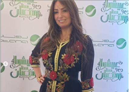 تطريزات الورود مازالت رائجة هذه الموسم