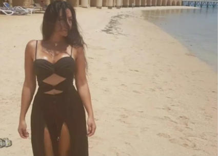 نشرت ميرهان حسين صورتها وهي تستمتع بالتنزه على الشاطئ
