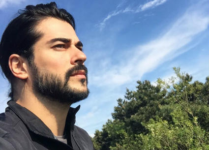 الفنان التركي بوراك أوزجيفيت