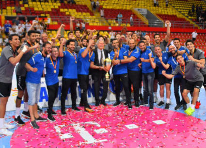 صورة للمنتخب بعد التتويج