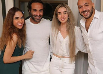  هنا الزاهد وأحمد فهمي مع عمر وإيمي طلعت زكريا