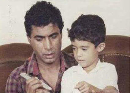 هيثم أحمد زكي مع والده