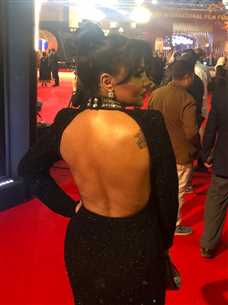 رانيا يوسف بفستان مكشوف الظهر
