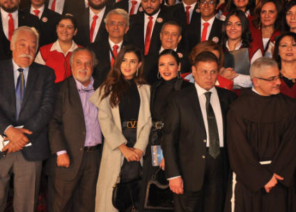 النجوم يحتفلون بالكريسماس