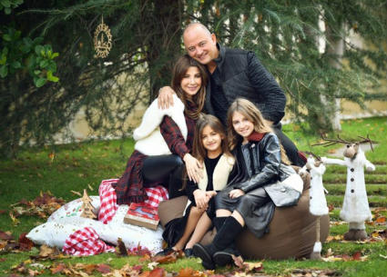 نانسي عجرم وزوجها وأبنائها 