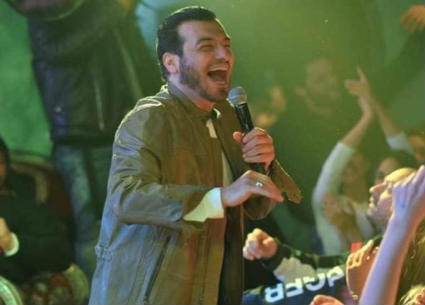 ايهاب توفيق يتفاعل مع جمهوره