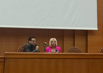 فيكتوريا إبريل