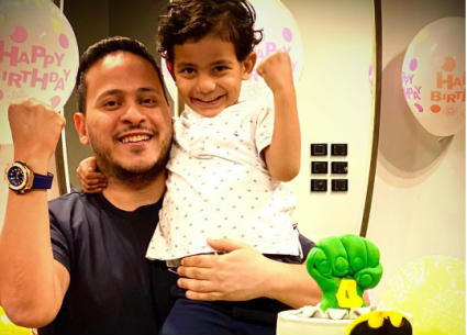 كريم عفيفي وابنه