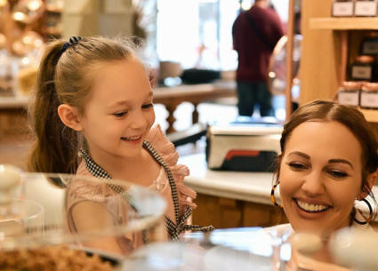 مريم أوزرلي وابنتها