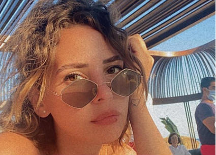 إيمان العاصي ظهرت بها مؤخرا