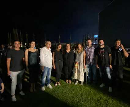 ابنة رجاء الجداوي مع فريق عمل فيلم &quot;توأم روحي&quot;