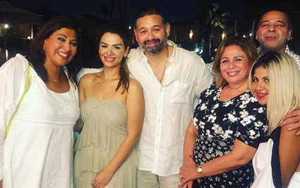 بوسي شلبي وإلهام شاهين وأمير شاهين وخطيبته وهالة صدقي