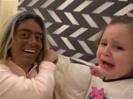 زينب وطفلتها أيلين