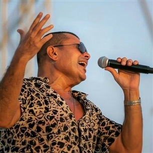 حفل عمرو دياب بالسعودية