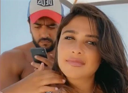 ياسمين عبد العزيز وأحمد العوضي