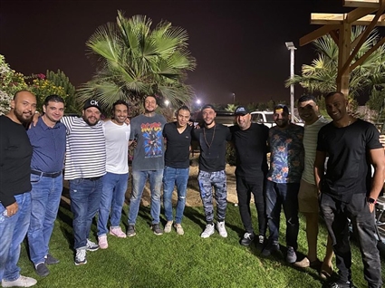 تجمع فني كبير