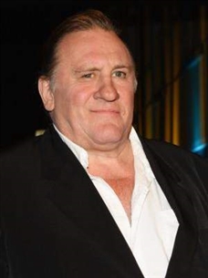 جيرار زافير مارسيل ديبارديو ممثل ومنتج أفلام فرنسي مواليد 27 ديسمبر 1948
