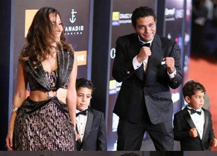 آسر ياسين وأسرته