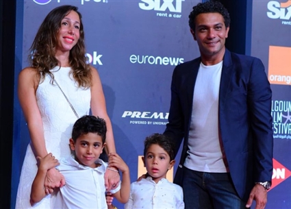 آسر ياسين وأسرته