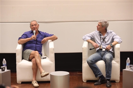 سميح ساويرس والمخرج فيليب هاميلتون