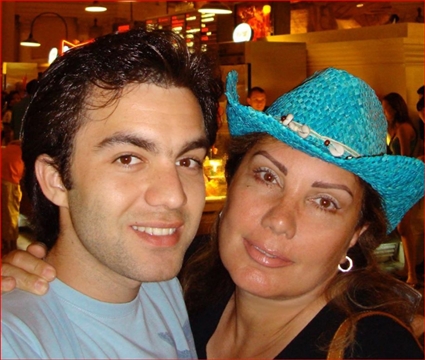 شريف رمزي ووالدته