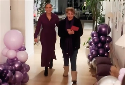 جينيفر لوبيز ووالدتها